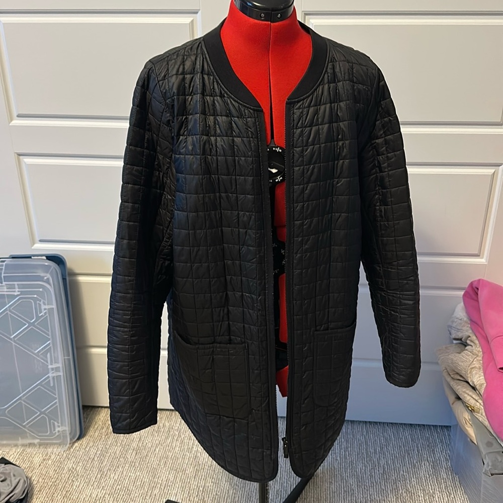 Women’s Athleta quilted patch pocket zip up lightweight jacket